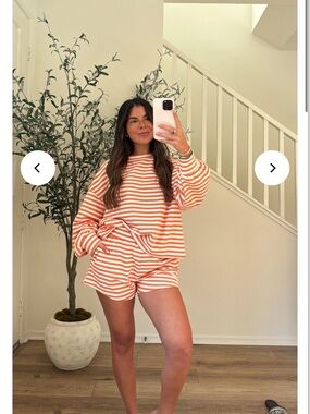 BUCKETLIST Orange & White Striped Lounge Set